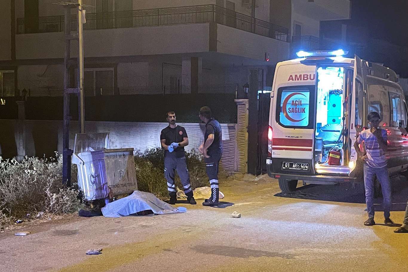 Adana’da silahlı kavga: 2 ölü 3 yaralı Adana’da silahlı kavga: 2 ölü 3 yaralı